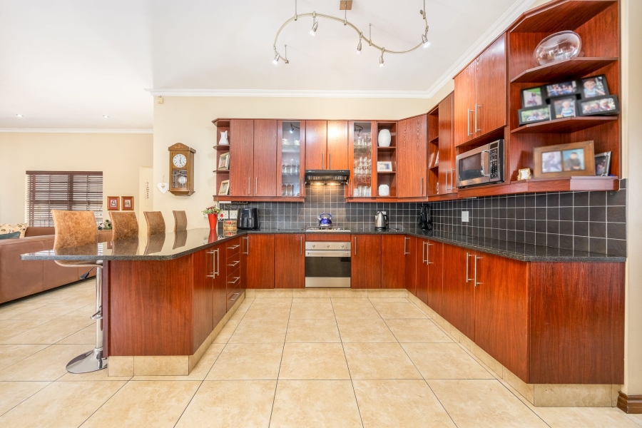 3 Bedroom Property for Sale in Zevenzicht Western Cape